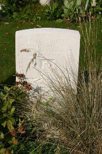 Dozinghem Military Cemetery - Jones, William Ellis